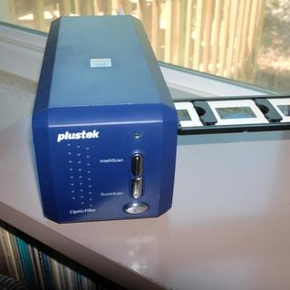 Plustek OpticFilm 8100 Film Scanner 