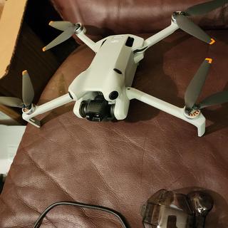 DJI Mini 4 Pro Drone w/RC-N2, with Claw Lanyard Mounting, 2x SD Card  Landing Pad CP.MA.00000731.01 A