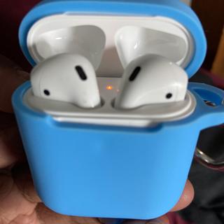 Apple AirPods 2nd Generation with Charging Case - White MV7N2AM/A  703669904817