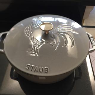 STAUB Cast Iron 3.75-qt Essential French Oven Rooster - Bed Bath & Beyond -  15361482