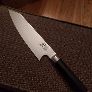 knife on table